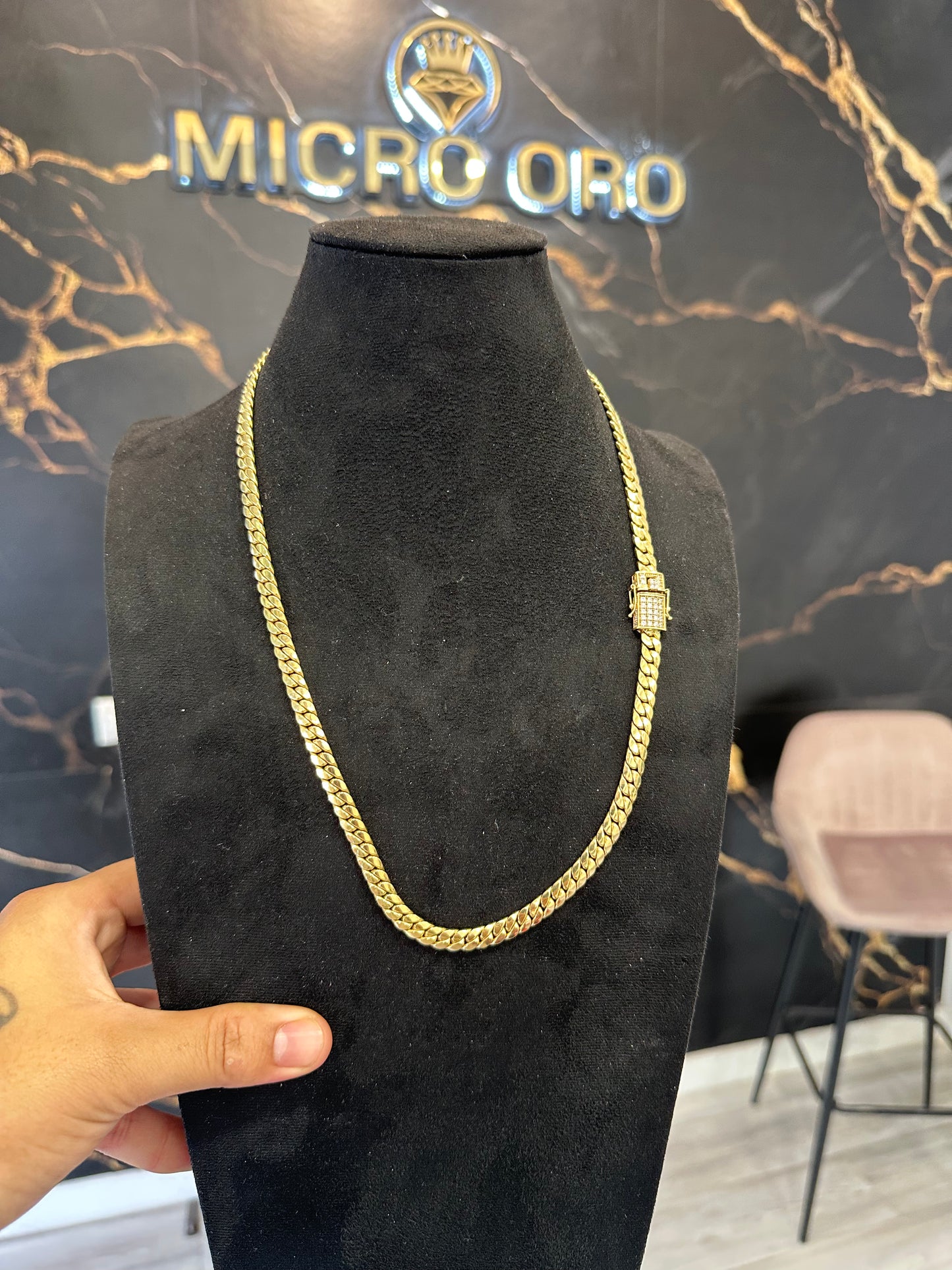 Cadena tipo choker 18kt