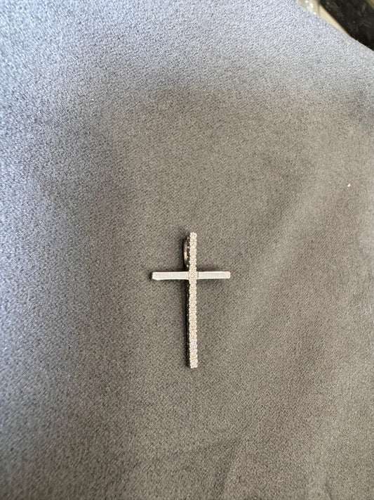 Cruz oro blanco 18 kt y diamantes