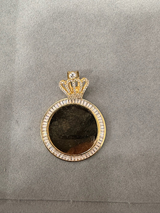 Portafotos redondo con corona 18 kt